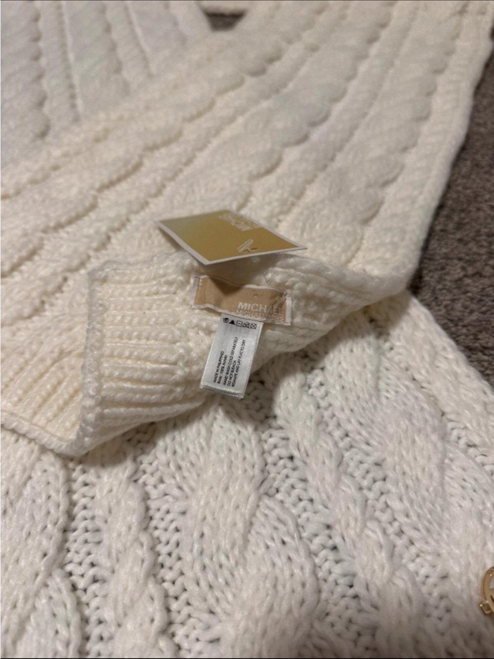 Sweater Subcategory Identification - Picture 4 of 7